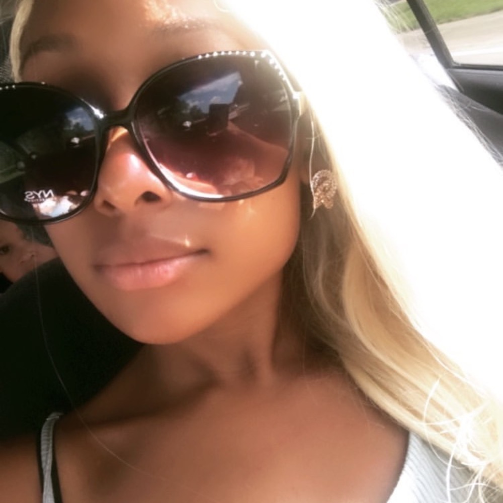 Meet your Posher, Shay